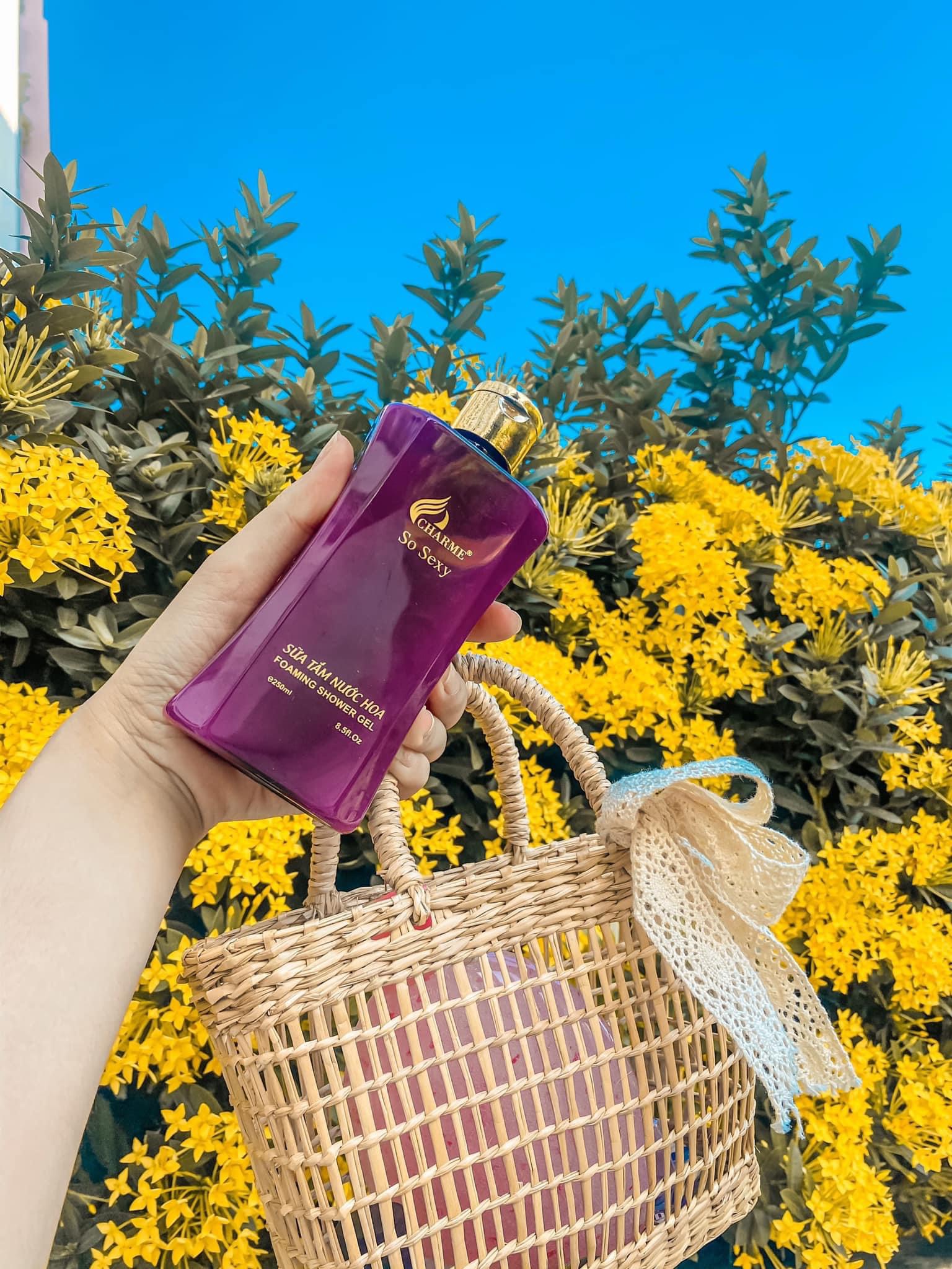 14693-sua-tam-nuoc-hoa-charme-so-sexy-3-11.jpg Sữa Tắm Nước Hoa Charme So Sexy 250ml - 8936194690296