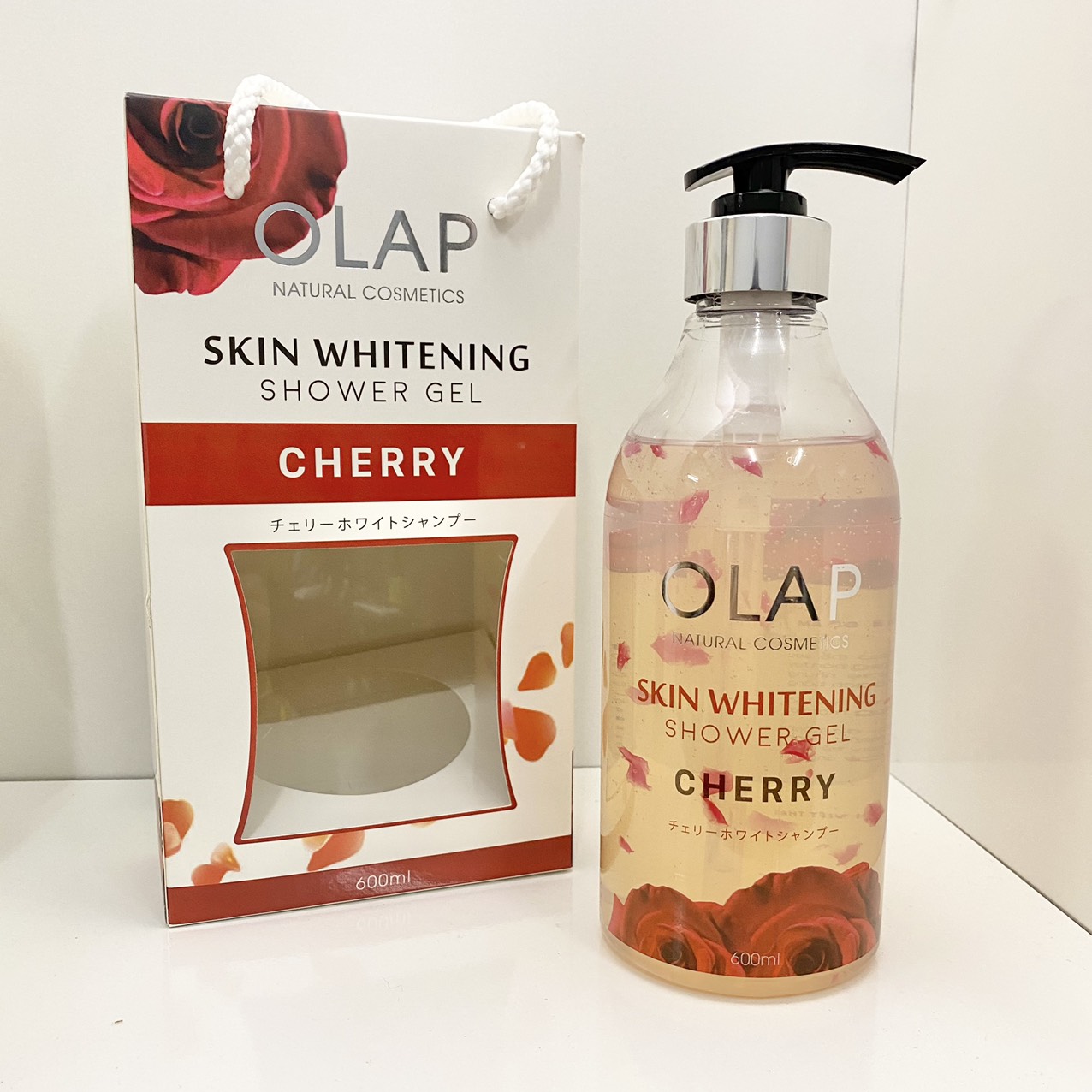 14804-1131546212-z2940044791892-ff24476eb349f5cb7f0965d7a6778d4d-4.jpg Sữa Tắm Trắng Da Olap Cherry Màu Đỏ 600ml - 8938519955912