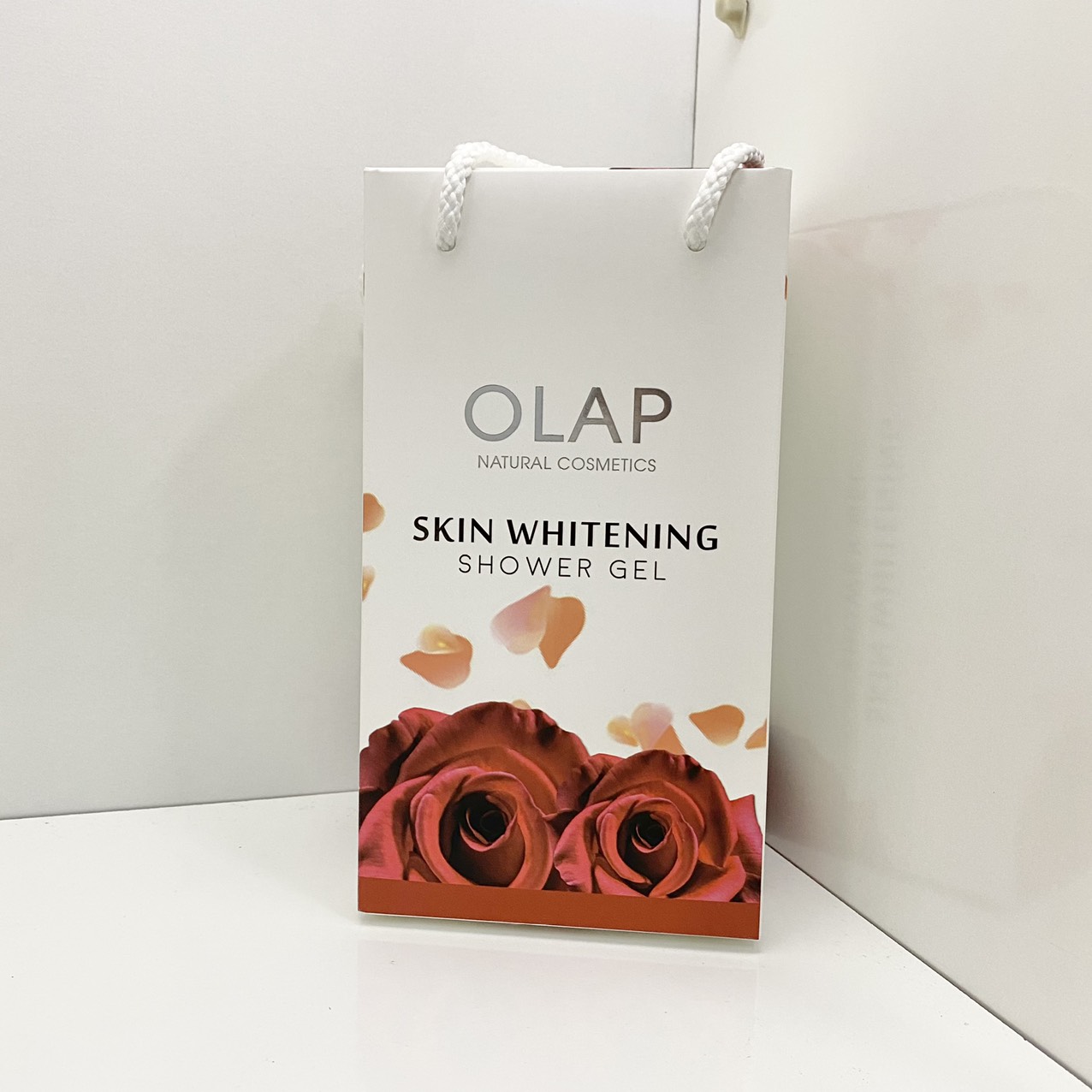 Sữa Tắm Trắng Da Olap Cherry Màu Đỏ 600ml Sữa Tắm Trắng Da Olap Cherry Màu Đỏ 600ml