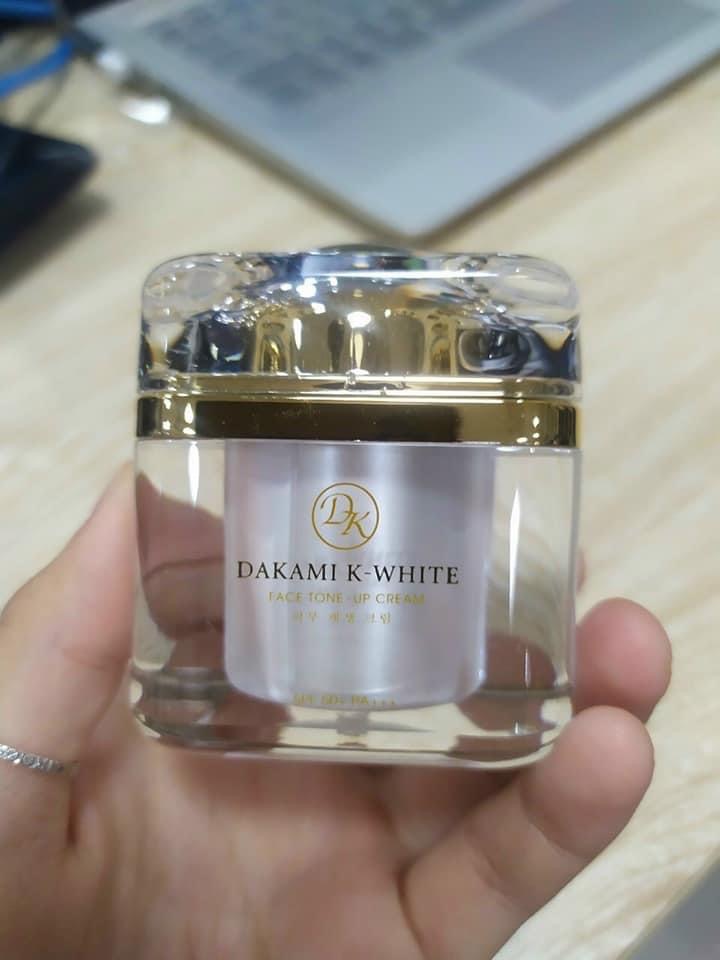 Kem Dakami K White Ban Ngày 3 In 1