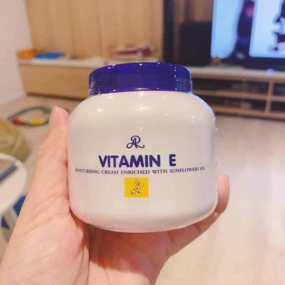 Kem dưỡng ẩm Vitamin E AR 200g Thái Lan - 8850722043616