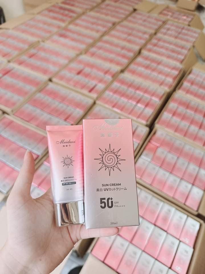 18866-z4192026557242-f5c3c5619dd57a541cdd6984e47af2cc-8.jpg Kem Chống Nắng Meiduzi Dạng Sữa Nâng Tone - CNMEDUZI