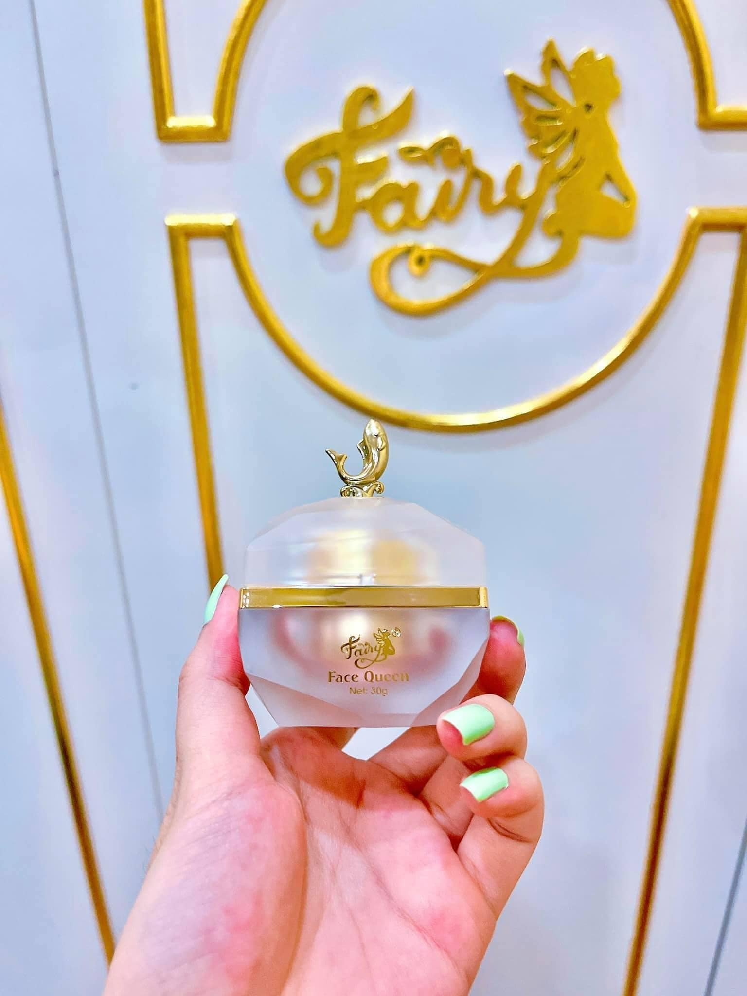 18941-z4218583058874-ae50979d7d1b594dfad237cc49860f37-2.jpg Kem Face Queen Fairy Cosmetics Super Vip Whitening Tặng Gel Tẩy Tế Bào Chết - 8936115877775