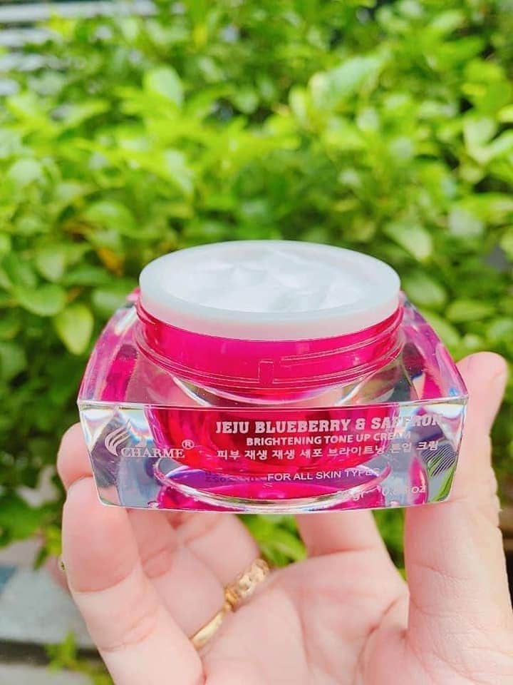 19223-kem-face-charme-6-2.jpg Kem Face Hàn Quốc Dưỡng Trắng Charme Jeju Blueberry & Saffron - 8809273480234
