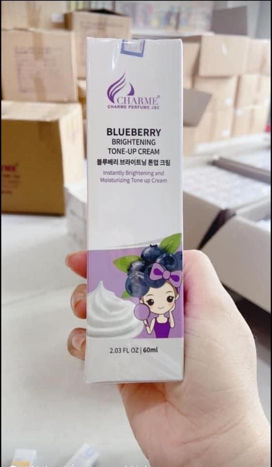 19503-kem-face-charme-blueberry-10-1.jpg Kem Dưỡng Da Mặt Blueberry Charme Brightening Tone Up Cream - 8809085102379