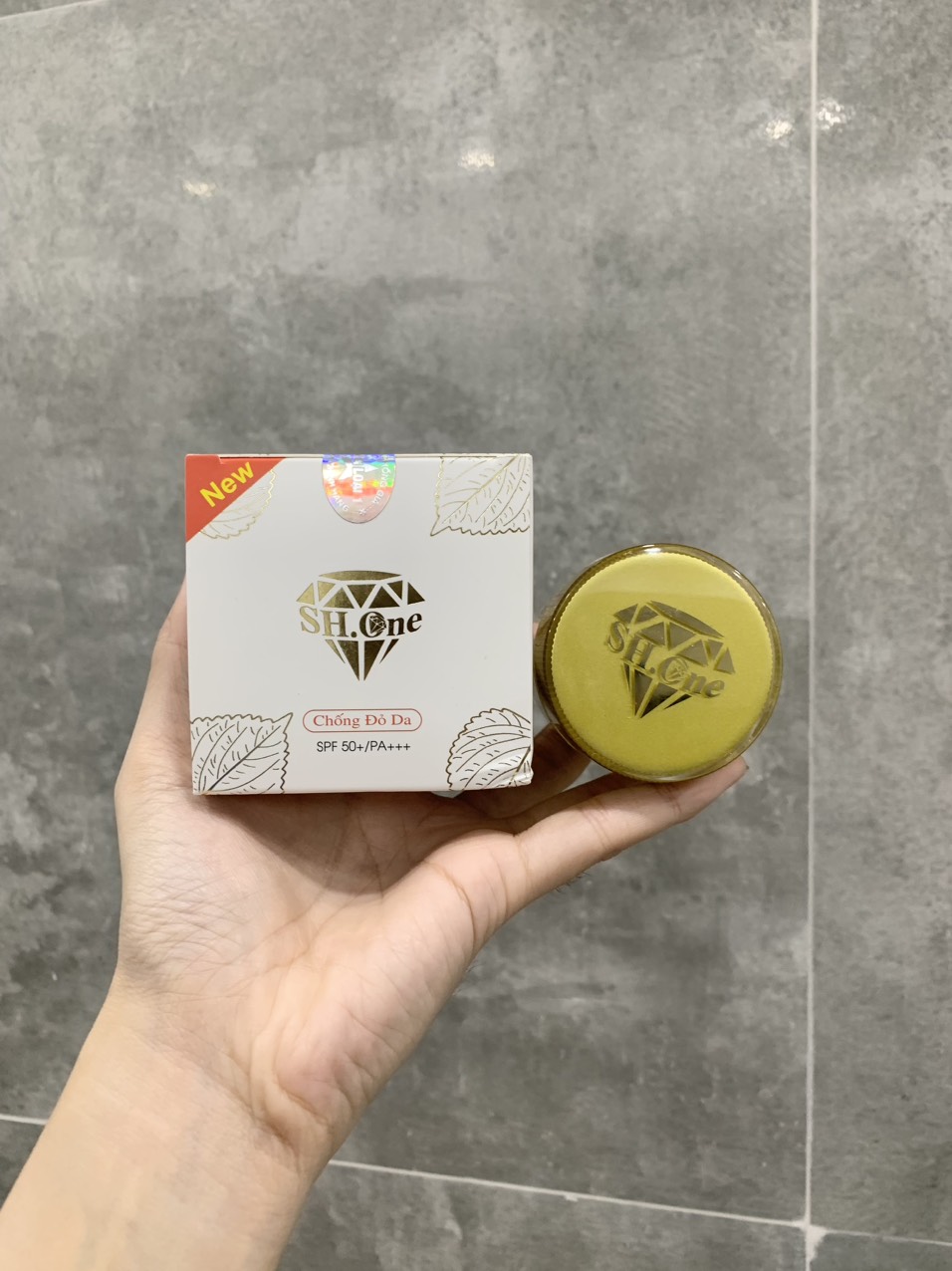 19887-z4432114950191-fd1c9aa582e372e33c693b3ccd57893e-2.jpg Kem Face Dưỡng Trắng Chống Lão Hoá B4 SH One Vàng Chiết Xuất Lá Tía Tô - FACEVANGB4