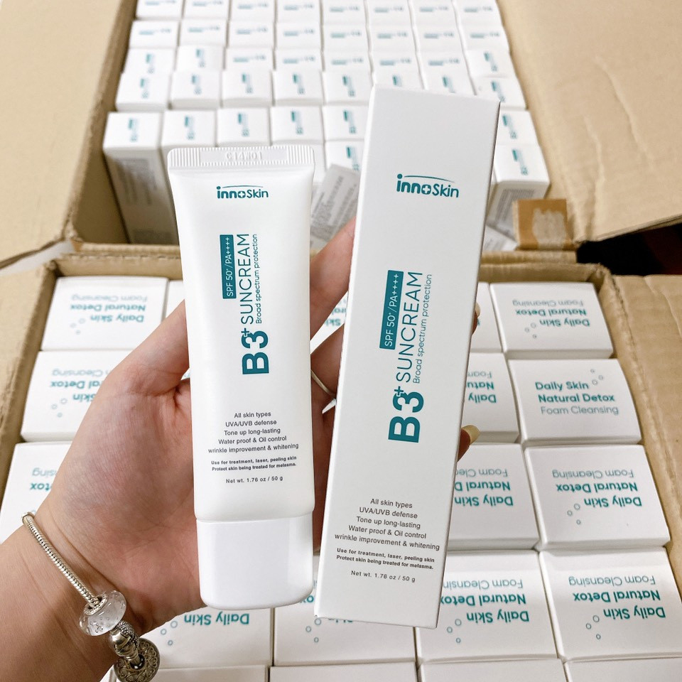 21360-1c2a10af51c93a5660b9e9551e1310a9-2.jpg Kem Chống Nắng B3 InnoSkin Màu Xanh Cho Da Khô - 8809315252461