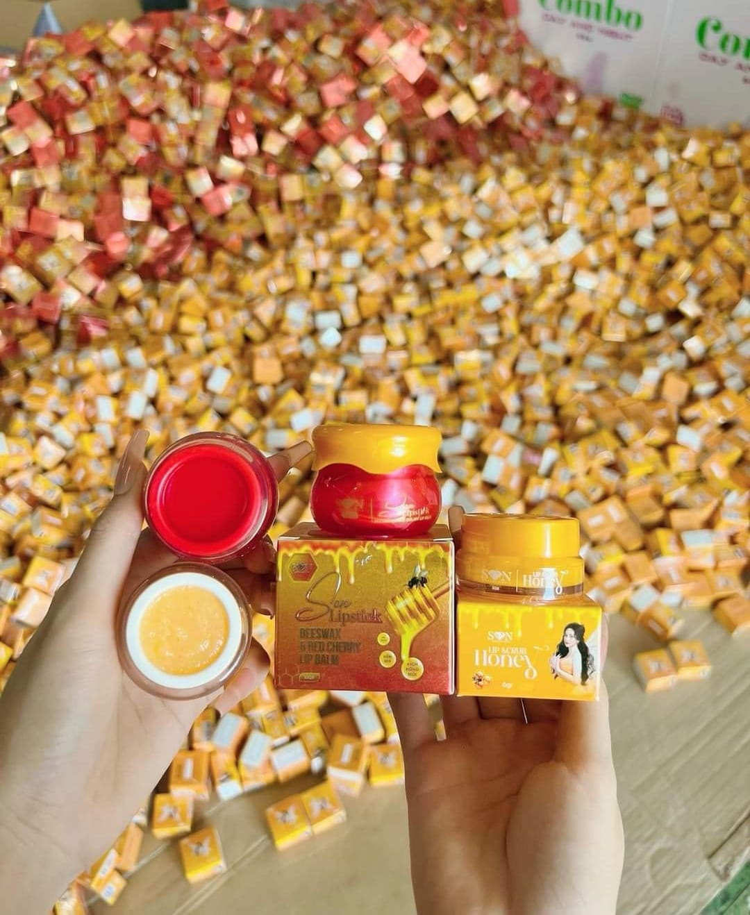 23326-411804620-2274034349452796-6259339367278895551-n-2.jpg Combo Son Dưỡng Sáp Ong Kích Hồng Môi Dưỡng Môi Lipstick SON Cosmetic - SONLIPSTICK