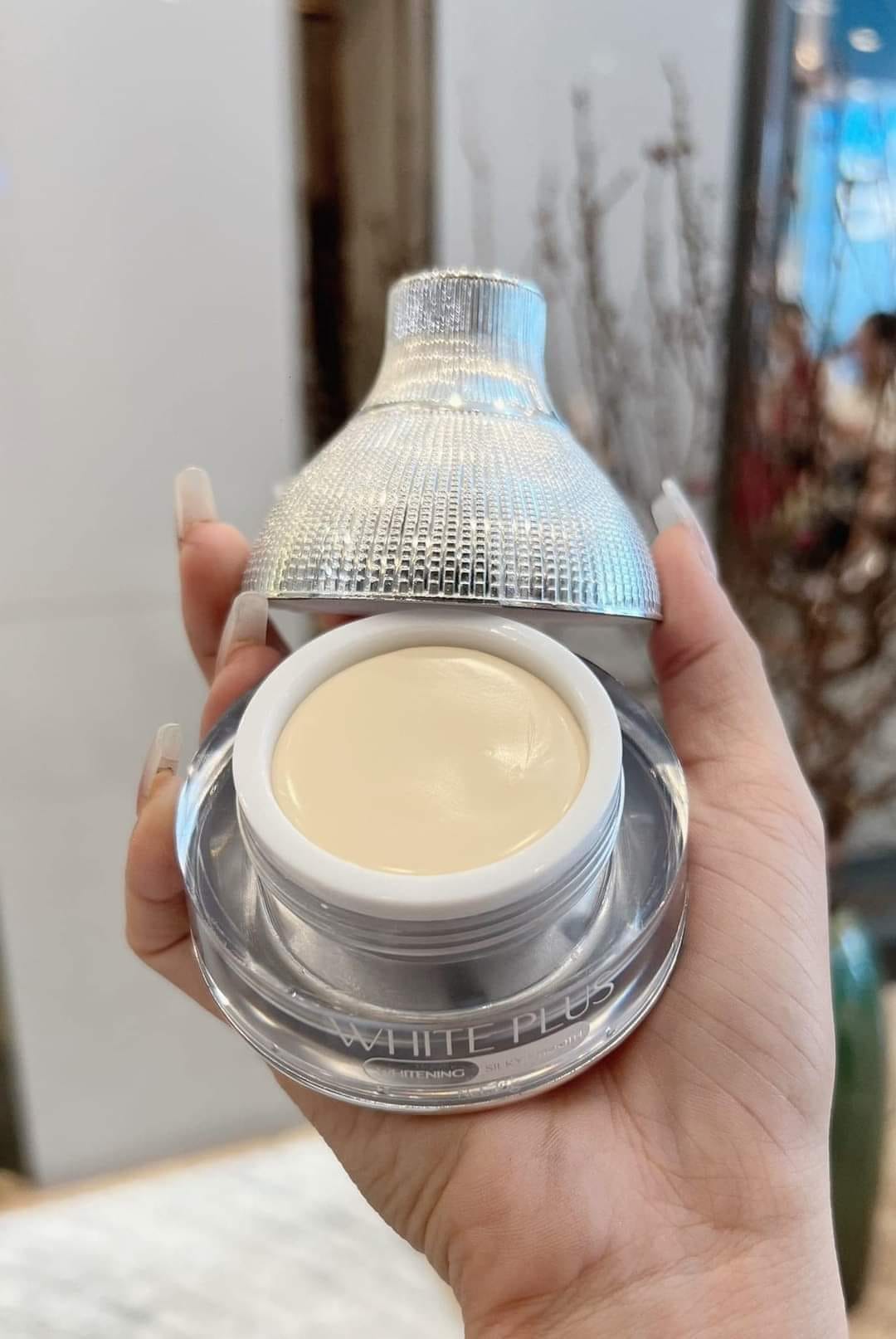 Kem Face Lười Queenie Skin Phiên Bản Thượng Hạng 2024 Giảm Thâm Nám Kem Face Lười Queenie Skin Phiên Bản Thượng Hạng 2024 Giảm Thâm Nám