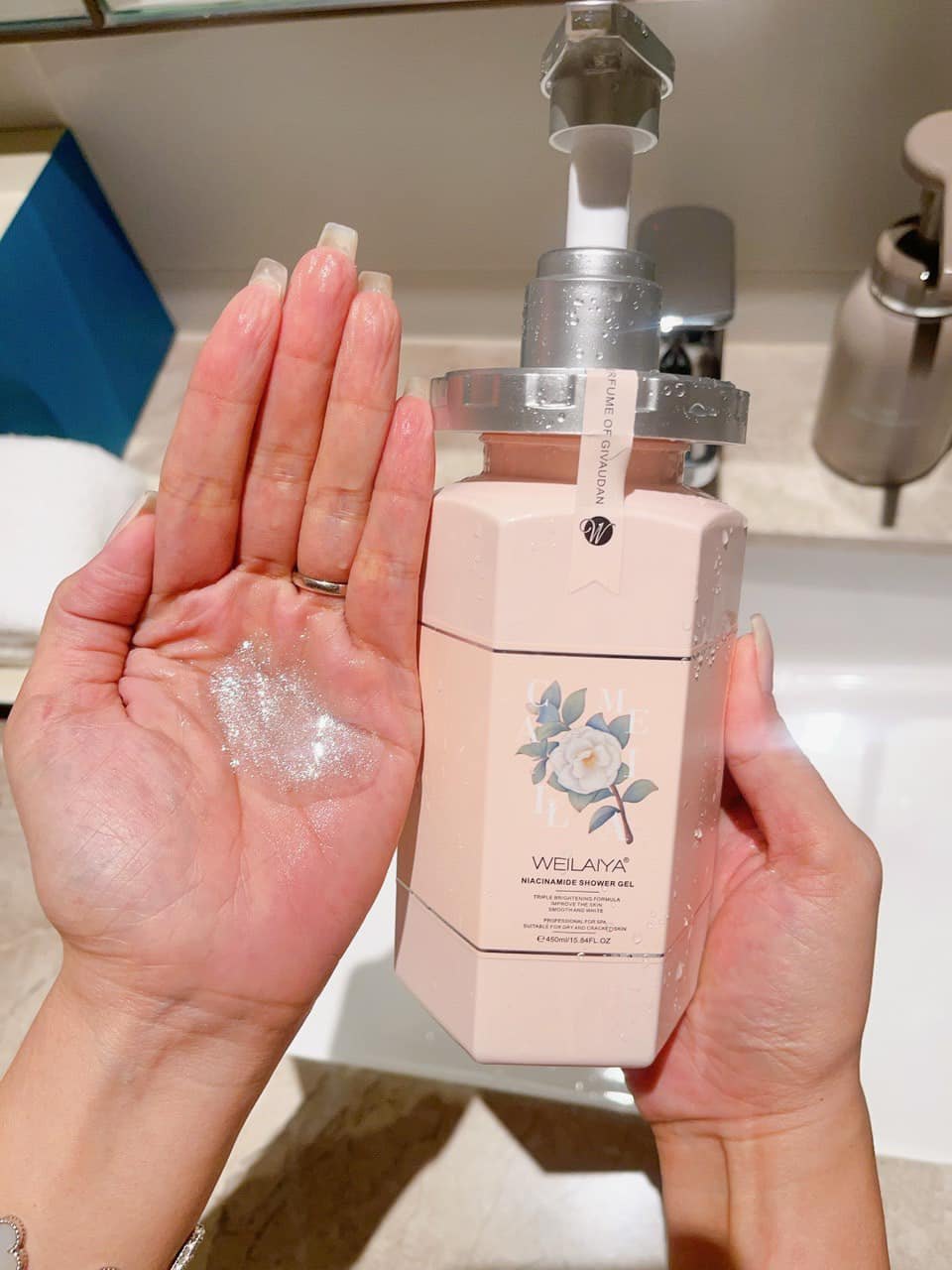 24481_20230908-qsxqwryxyf_20240606161109-1.jpg Sữa Tắm Trắng Da Hoa Trà Weilaiya 450ml - STWEILAIYA01