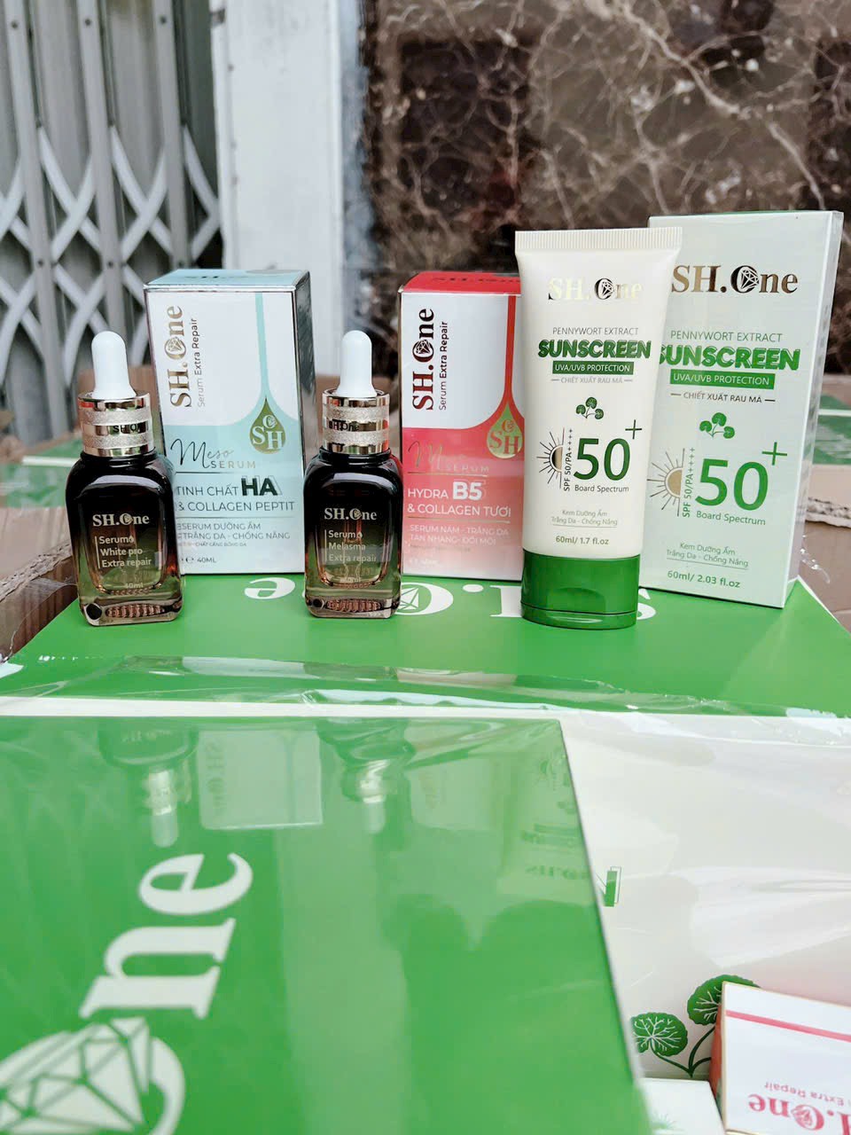 24705_z5647263695274-c6689da89788434a63069216f0c8ac7d_20240719090132-1.jpg Serum Meso SH One Màu Đỏ Hydra B5 Collagen Tươi Hỗ Trợ Da Nám - SRSHONE01