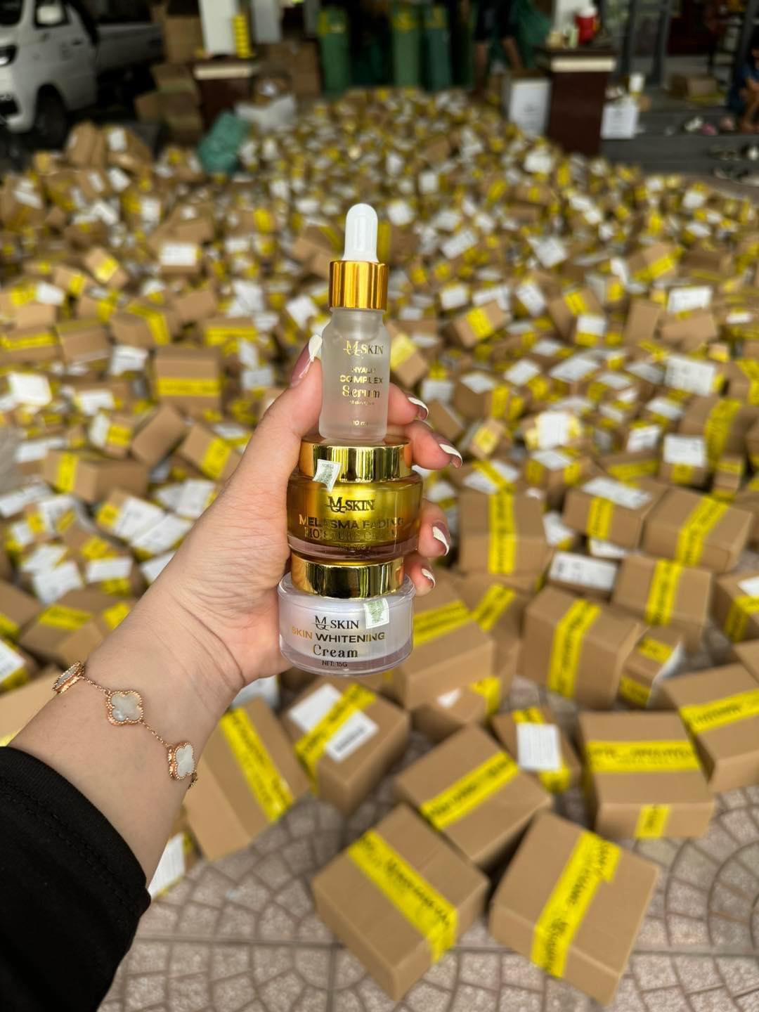 Combo Kem Face Nhân Sâm Ban Đêm MQ Skin Melasma Fading Moisture Cream + Serum Hyalu Complex Combo Kem Face Nhân Sâm Ban Đêm MQ Skin Melasma Fading Moisture Cream + Serum Hyalu Complex