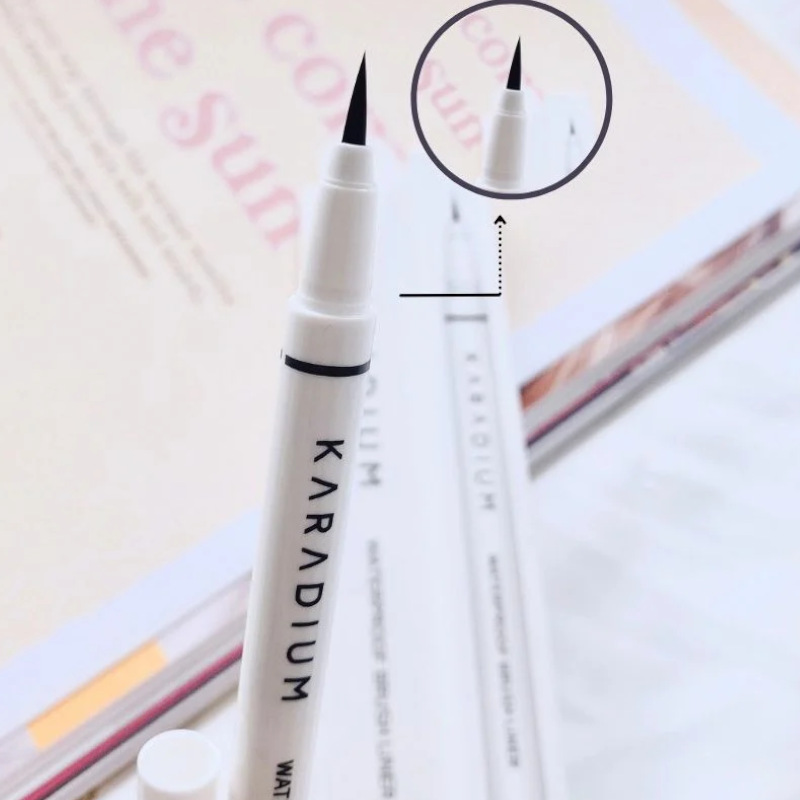 Bút Kẻ Mắt Karadium Waterproof Brush Liner Lâu Trôi Hàn Quốc Bút Kẻ Mắt Karadium Waterproof Brush Liner Lâu Trôi Hàn Quốc