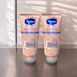 Sữa Dưỡng Thể Vaseline 4X Gluta-Hya Niacinamide Tone Up 300ml (Hàng nhập khẩu có tem phụ) - 8851932439923