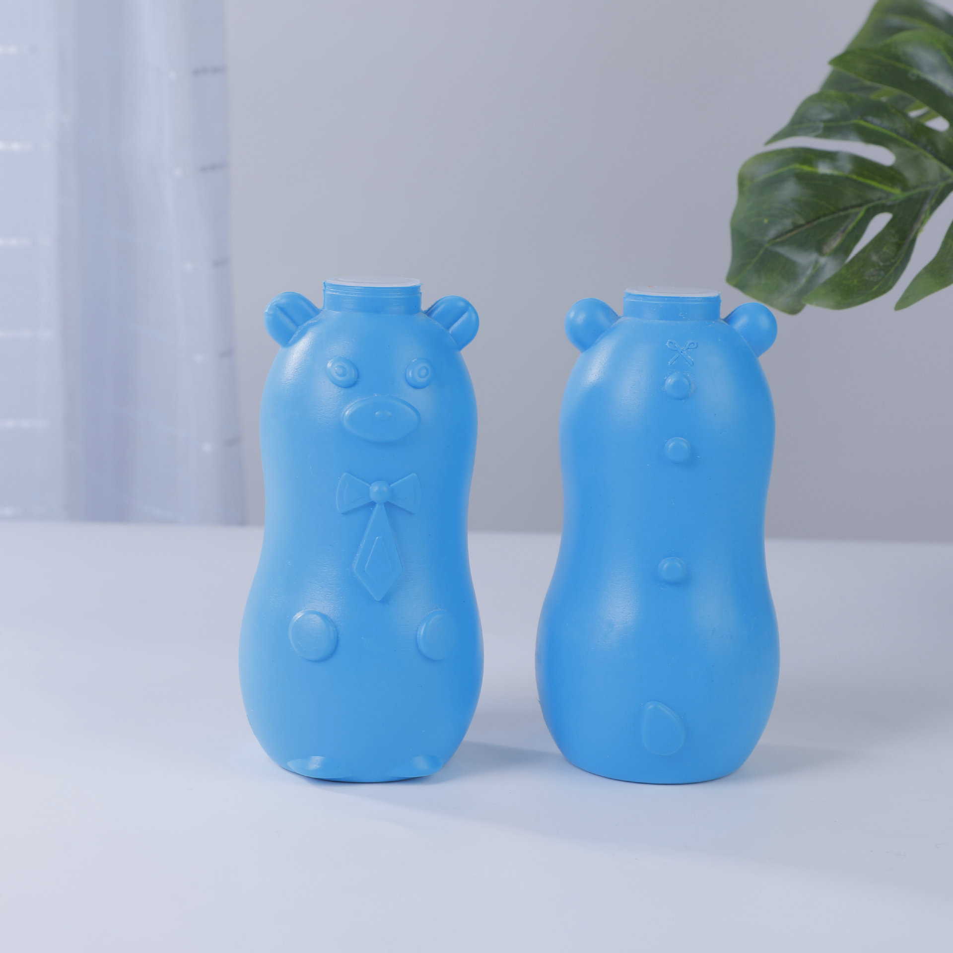 25499_o1cn01qcl40t1ljptswiekl-2217002811279-0-cib_20241023180708-4.jpg Combo 2 Lọ Heo Thả Bồn Cầu Xanh Đậm - Lọ Khử Mùi Bồn Cầu Diệt Khuẩn Siêu Sạch Tiết Kiệm 10x5.5cm - LTBCCH02