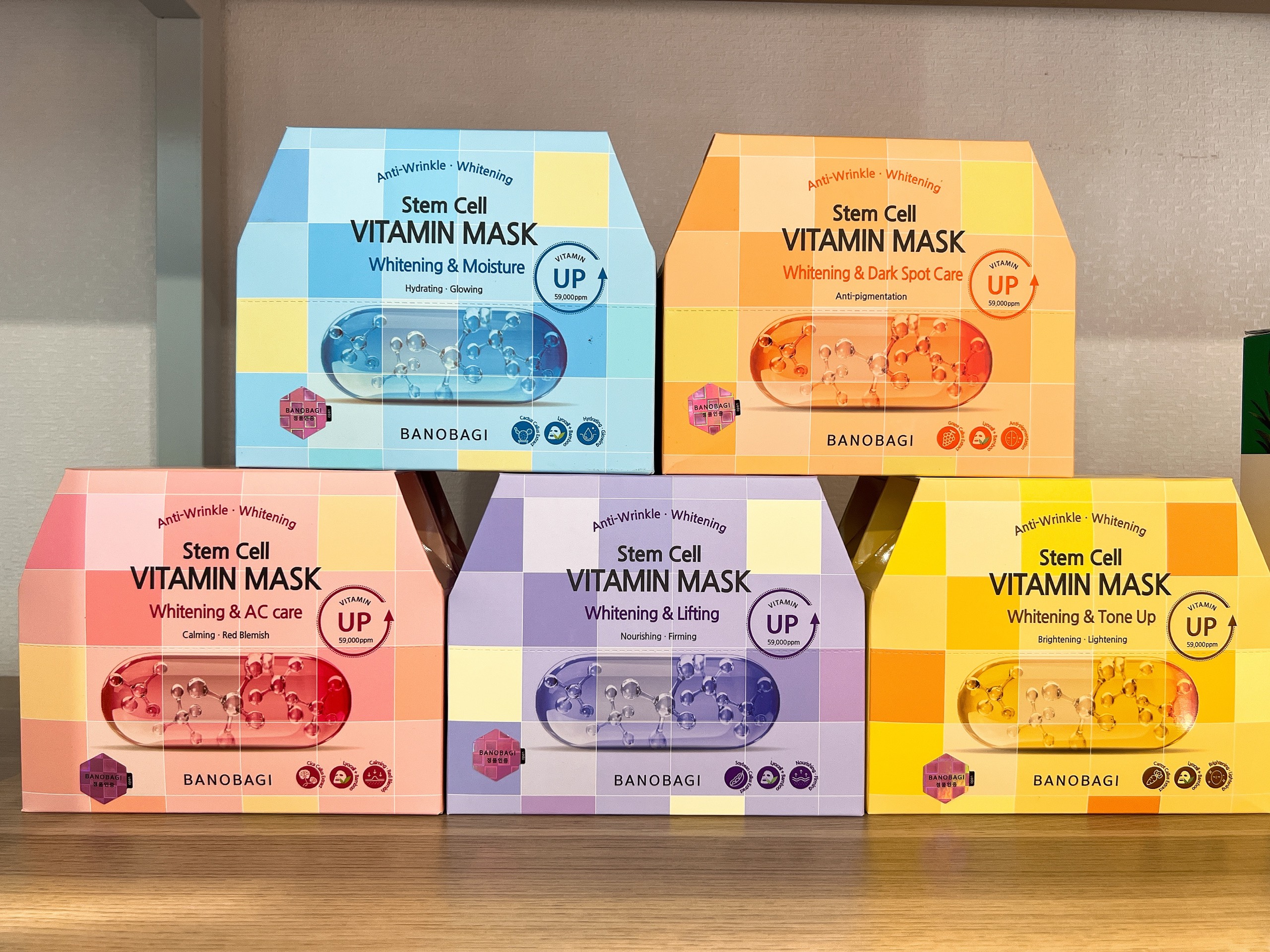 Mặt Nạ Banobagi Màu Xanh Biển Vitamin Mask Whitening & Moisture Hộp 10 Miếng Mặt Nạ Banobagi Màu Xanh Biển Vitamin Mask Whitening & Moisture Hộp 10 Miếng