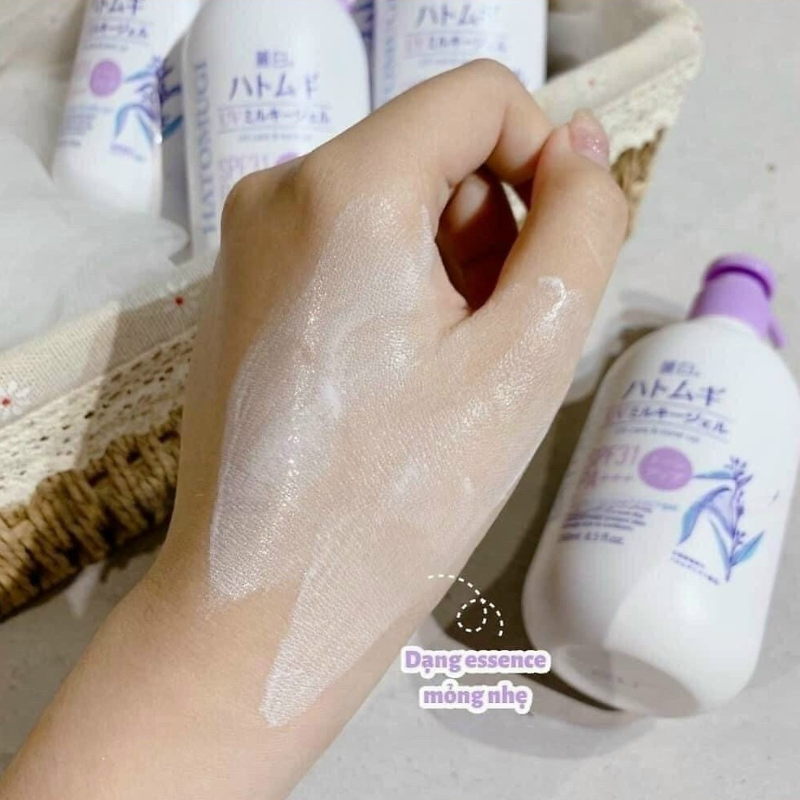 Sữa Dưỡng Thể Hatomugi Chống Nắng & Nâng Tông SPF31 PA+++ 250ml Sữa Dưỡng Thể Hatomugi Chống Nắng & Nâng Tông SPF31 PA+++ 250ml