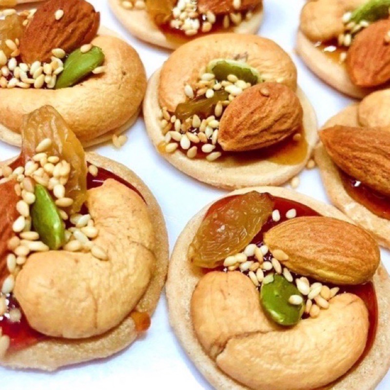 25708_07cdc966513d2d3fe71f19d870c3eaea_20241111153046-14.jpg Hộp Bánh Đồng Tiền Việt Quất Hộp Ovan 350G Hộp Quà Tết 2026 - BDTVQHO350