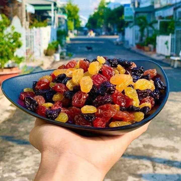 25716_nho-kho-chile-3-mau-khong-hat-20230302140548-937720_20241111154455-5.jpg Hộp Nho Chile Hộp Ovan 500G Hộp Quà Tết 2026 - NCHO500