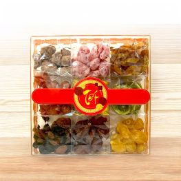 Set Hộp Mix Mứt 9 Vị (Đào Hồng, Đào Vàng, Đào Bổ, Kiwi, Mận Cơm, Xí Muội Voi, Nho Vàng, Nho Chile, Vỏ Bưởi Chanh Dây) Ngôi Sao Lớn 700G Hộp Tết - MCVHNSL700