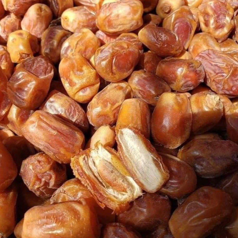 25867_z6121864545640-22a5d77a3cecac207657874e0882f89b-photoroom-photoroom-2_20241213145512-4.png Chà Là Sấy Dẻo Thơm Ngon 400g Hộp - CLSD400