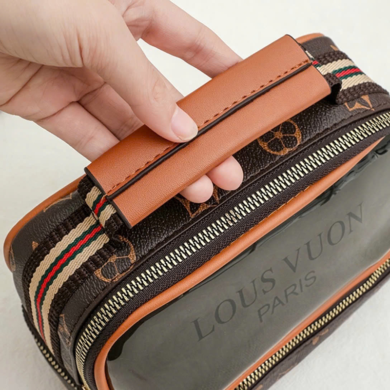 25960_z6219608704343-c173c5ef6810a92ad90a8a974579a2c7_20250116150742-2.jpg Túi Đựng Mỹ Phẩm Du Lịch 2 Ngăn Sang Trọng Chống Thấm 15x11x19cm - TDMP2N