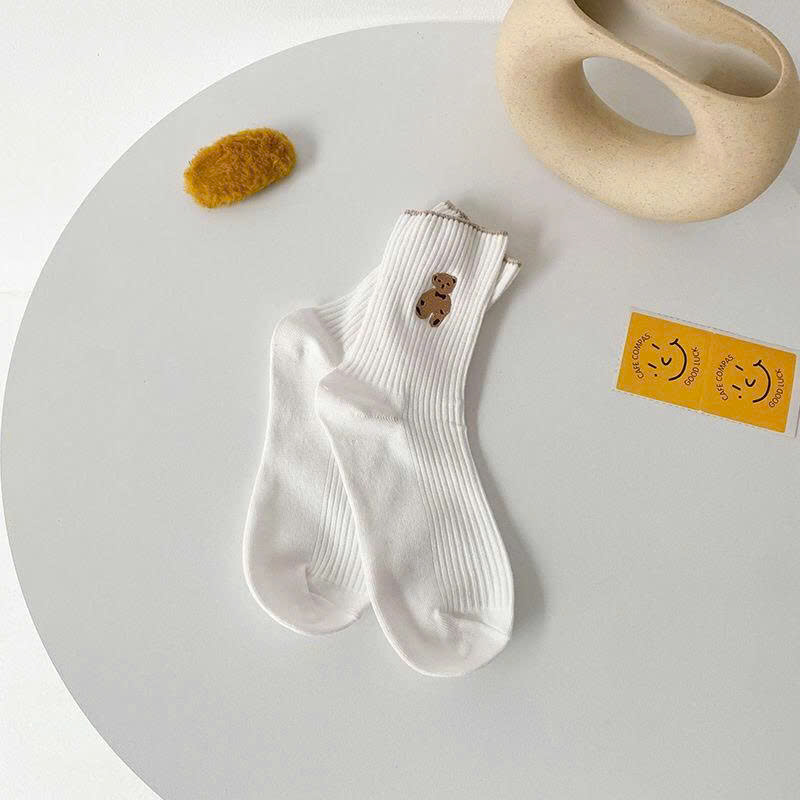 25967_z6225715318422-32ede3b29bbbf8d57e8d617dfcb8c46a_20250116180122-2.jpg Set 5 Đôi Vớ Cổ Cao Họa Tiết Hình Gấu - Đôi Tất Cổ Cao Phong Cách Hàn Quốc - DTCC01