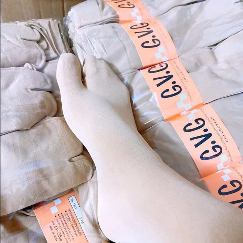 Combo 10 Đôi Tất Da Gvg Xỏ Ngón Dày Dặn Combo 10 Đôi Tất Da Gvg Xỏ Ngón Dày Dặn