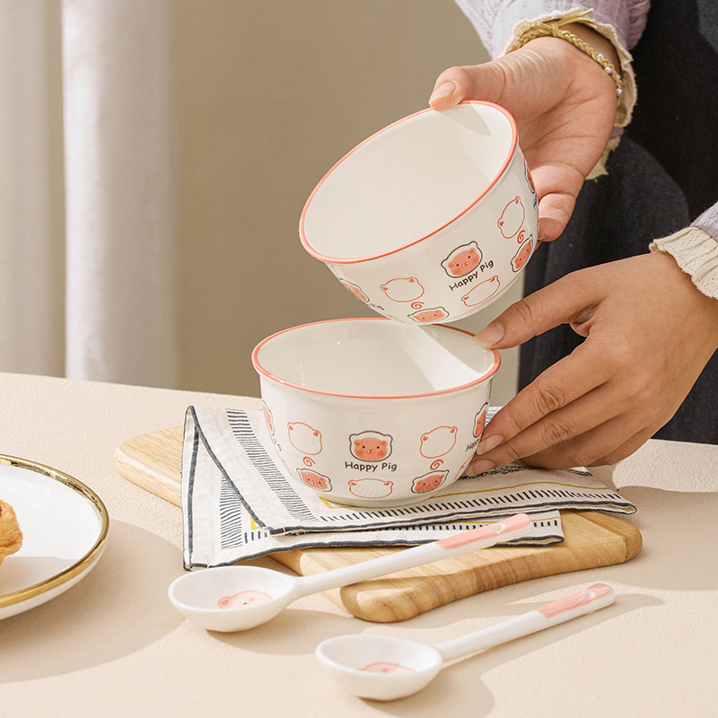 26053_o1cn01gi1umz28fd3vgag0i-3580727903-0-cib_20250122161612-2.jpg Set 2 Chén Sứ Cao Cấp - Bát Họa Tiết Heo Hồng Dễ Thương Kèm Muỗng 6.4x11.4cm - CSCC01