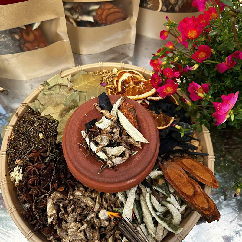 26076_z6251610762756-726fed50232b963ac075920de1dc5b8a_20250125110729-3.jpg Gói Xông Nhà Giúp Chiêu Tài Lộc Đại Phát Gói 100gr - GXN02