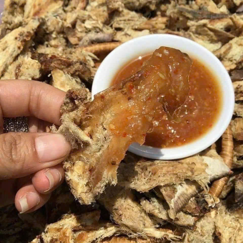 26422_6_20250607171617-3.png Khô Cá Đuối Chấm Mắm Me Thơm Ngon Hộp 250g - KDCMMH250G