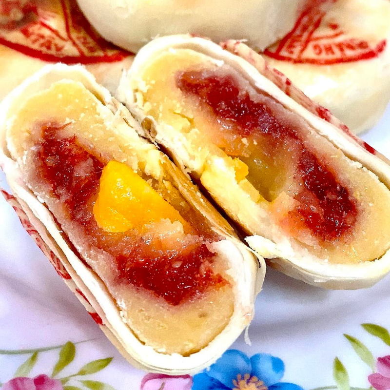 Bánh Pía Thịt Lạp Tân Huê Viên Thơm Ngon 480g (40g x 12 cái) Bánh Pía Thịt Lạp Tân Huê Viên Thơm Ngon 480g (40g x 12 cái)