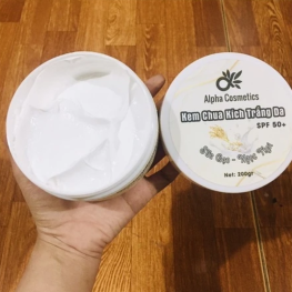 Kem Chua Kích Trắng Da Body Sữa Gạo Ngọc Trai Alpha Cosmetic 200g - Kem Cốt Trắng Da Body - KCKTAC200G
