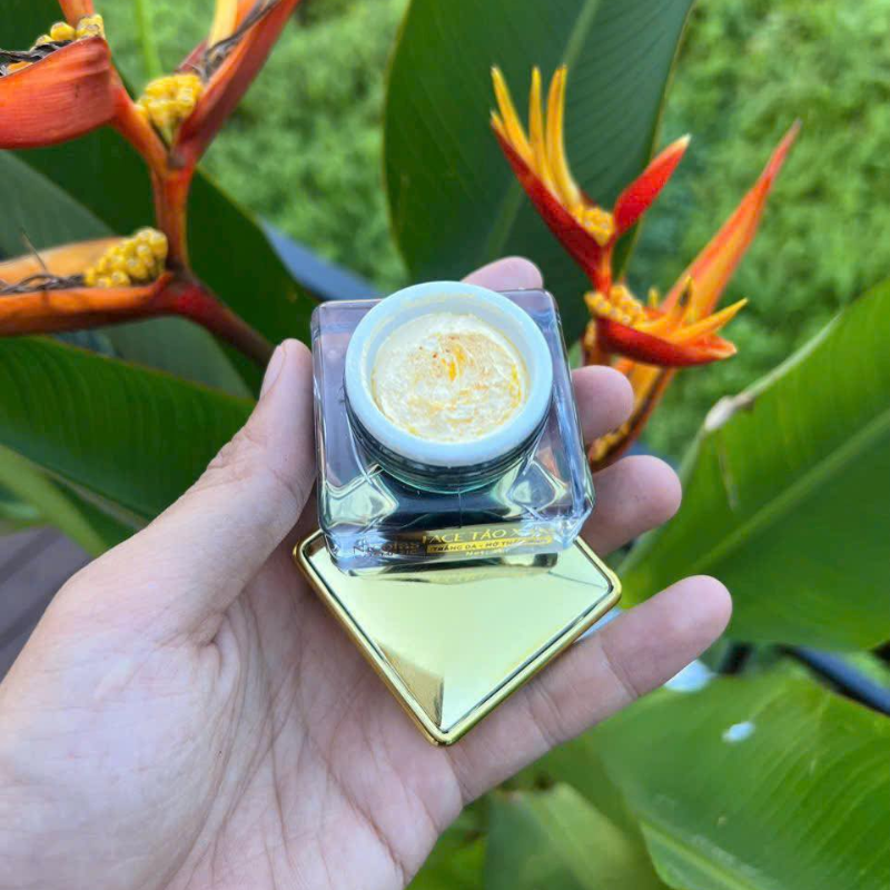 Combo Tái Sinh Nicolas - Serum Peeling 30ml & Kem Face Men Tảo Xanh Collagen 5g Combo Tái Sinh Nicolas - Serum Peeling 30ml & Kem Face Men Tảo Xanh Collagen 5g