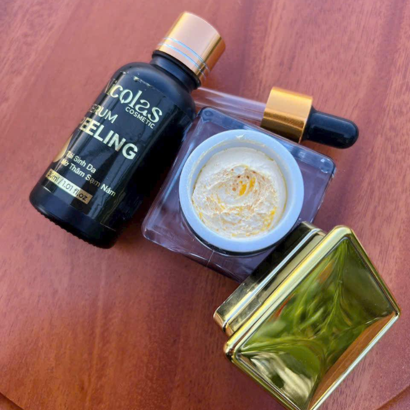 Combo Tái Sinh Nicolas - Serum Peeling 30ml & Kem Face Men Tảo Xanh Collagen 5g Combo Tái Sinh Nicolas - Serum Peeling 30ml & Kem Face Men Tảo Xanh Collagen 5g