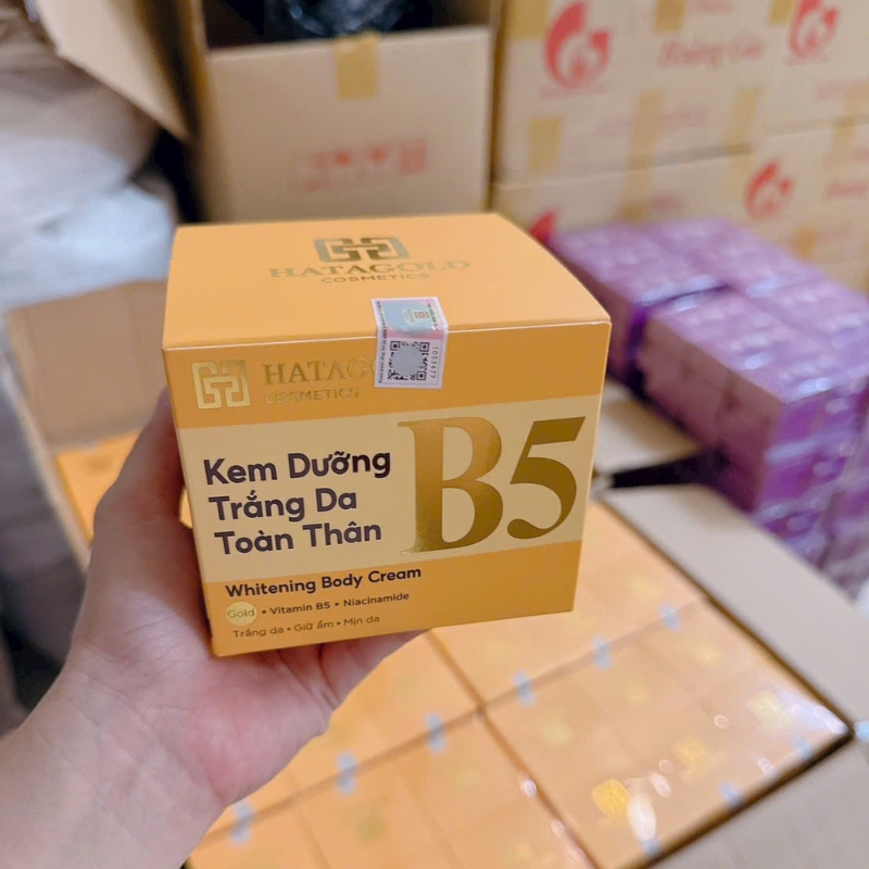 Kem Body Dưỡng Sáng Da B5 Hatagold Cosmetics Màu Kem 100g Kem Body Dưỡng Sáng Da B5 Hatagold Cosmetics Màu Kem 100g