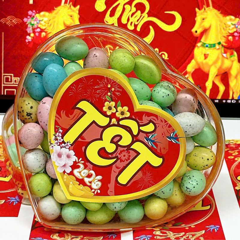 26946_69_20251101104519-3.png Kẹo Socola Trứng 300g - Hộp Trái Tim Hộp Quà Tết 2026 - KTSHTT300G