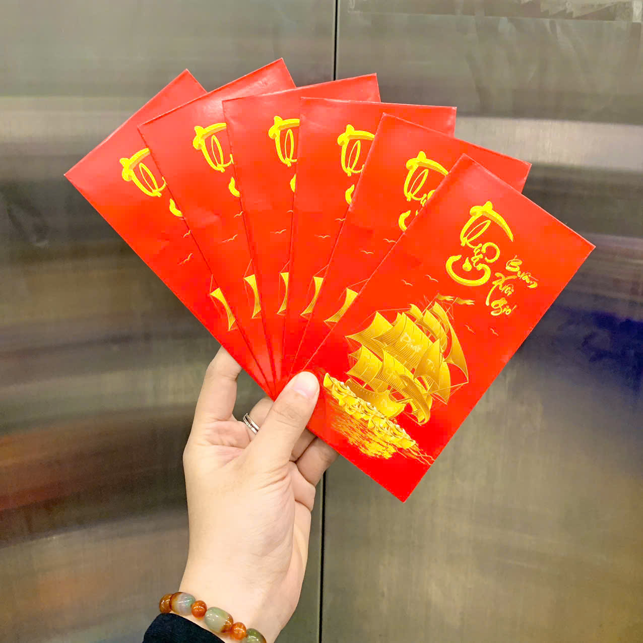 26988_z7271016648351-3ca8b1319435d577ecf40a244c3274fa_20251128155229.png Combo 100 Bao Lì Xì Tết Bính Ngọ 2026 - Khách Chọn Tối Đa 10 mẫu - LIXI2026