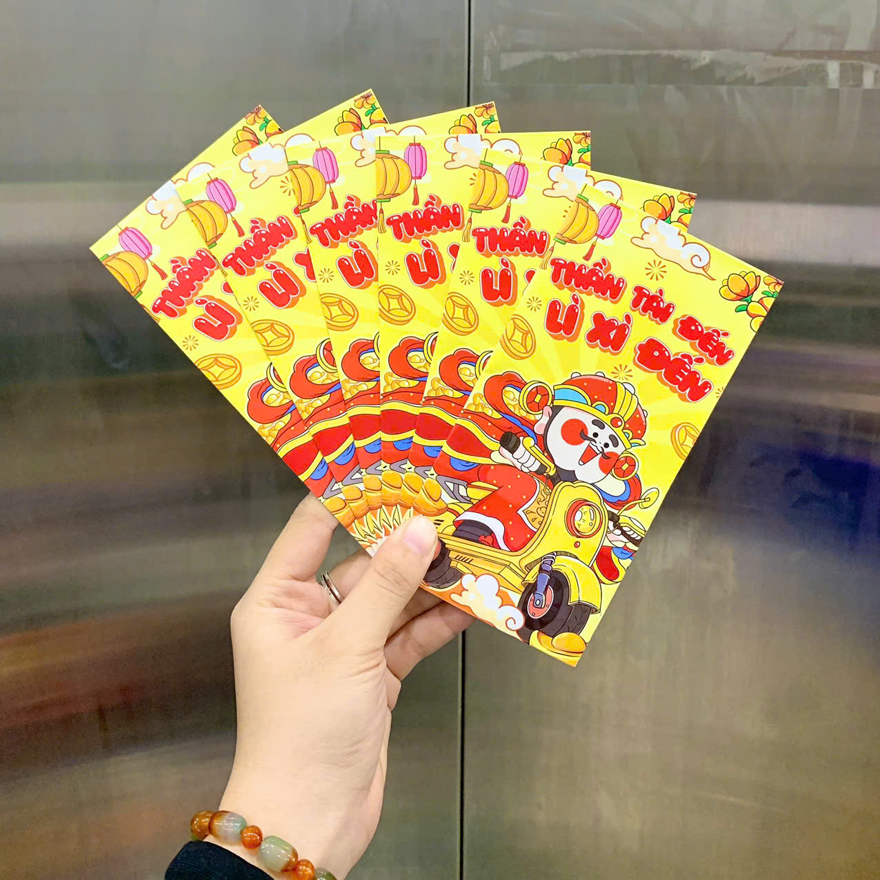 26988_z7271016723595-2e382749517aa5fb0f85f385fe303f92_20251128155245.png Combo 100 Bao Lì Xì Tết Bính Ngọ 2026 - Khách Chọn Tối Đa 10 mẫu - LIXI2026