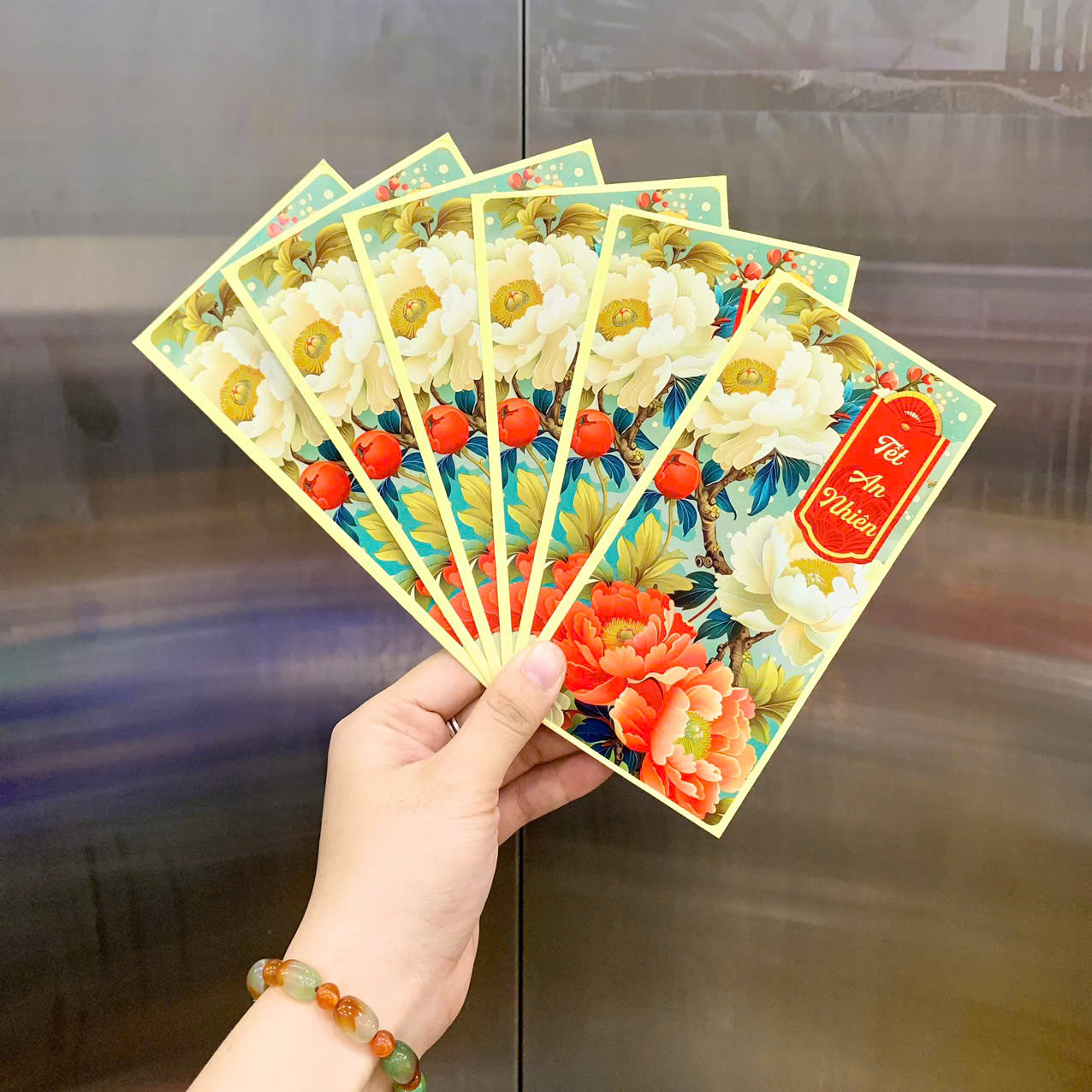 26988_z7271017429644-f117e21c74a8805c4fceacf40963322d_20251128155215.png Combo 100 Bao Lì Xì Tết Bính Ngọ 2026 - Khách Chọn Tối Đa 10 mẫu - LIXI2026