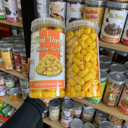Nui Vàng Chiên Tỏi Ớt Thơm Ngon 300g - Hộp Pet - NVCTOHP300G