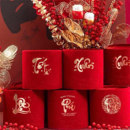 Cặp 2 Trụ Nhung Đỏ Cắm Hoa In Chữ - Hộp Cắm Hoa Đỏ Trang Trí Tết - BCH01