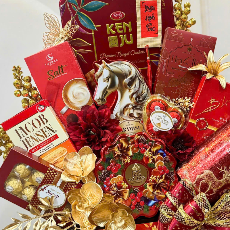 27457_25_20251127122156.png Giỏ Quà Tết Đỏ Bính Ngọ 12 Món - Quà Tặng Tết Sang Trọng - Quà Trang Trí Tết - QTTT04