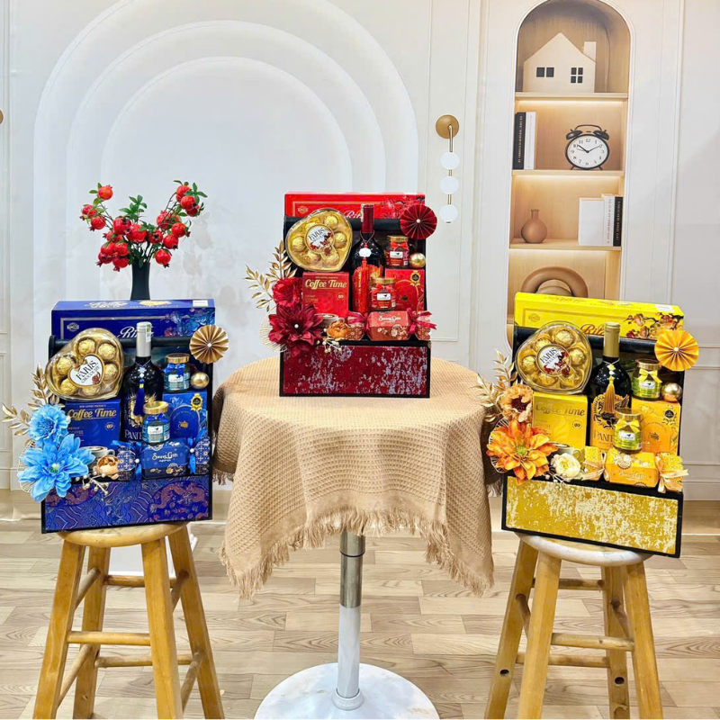 27468_featured_76_20251127173956.png Giỏ Quà Tết 9 Món - Quà Tặng Tết Sang Trọng - Quà Trang Trí Tết - QTTT15