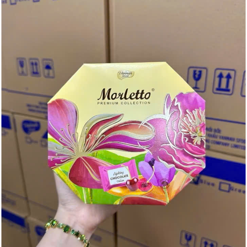 Kẹo Hộp Bát Giác Morletto Thơm Ngon Sang Trọng Trang Trí Tết Kẹo Hộp Bát Giác Morletto Thơm Ngon Sang Trọng Trang Trí Tết
