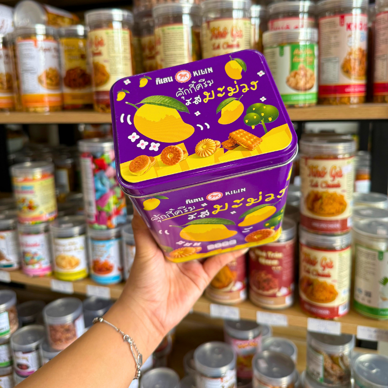 Bánh Quy Nhân Xoài Hộp Thiết Kilin Thái Lan 400g - Bánh Quy Nhân Xoài Hộp Thiết Tím Bánh Quy Nhân Xoài Hộp Thiết Kilin Thái Lan 400g - Bánh Quy Nhân Xoài Hộp Thiết Tím