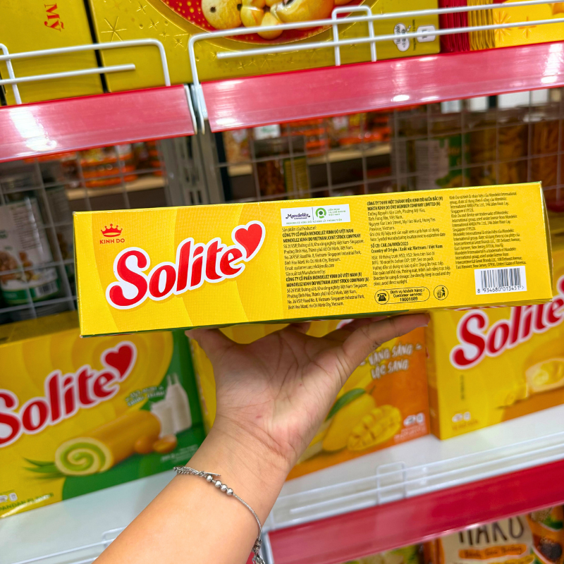 Bánh Solite Trứng Kem Vị Lá Dứa - Bánh Kinh Đô Solite Lá Dứa - Bánh Bông Lan Cuộn Kem 288g (16 Gói x 18g) Bánh Solite Trứng Kem Vị Lá Dứa - Bánh Kinh Đô Solite Lá Dứa - Bánh Bông Lan Cuộn Kem 288g (16 Gói x 18g)