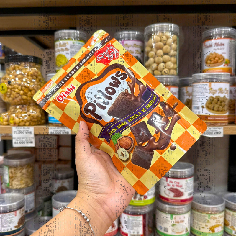 Giá sỉ bánh Quy Nhân Kem Socola OISHI PILLOWS Vị Hazelnut 80g Giá sỉ bánh Quy Nhân Kem Socola OISHI PILLOWS Vị Hazelnut 80g