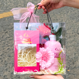 Set Giỏ Quà Tặng Sữa Tắm Nước Hoa Charme Coco Hồng + Nước Hoa Charme Coco (Có Đèn Chớp) - SETQUACHARME05