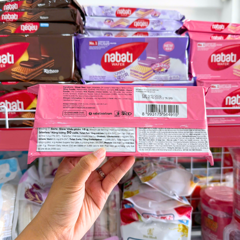 Giá sỉ bánh Kem Xốp NABATI Vị Dâu Dạng Thanh Dài 110g Gói Màu Hồng Giá sỉ bánh Kem Xốp NABATI Vị Dâu Dạng Thanh Dài 110g Gói Màu Hồng